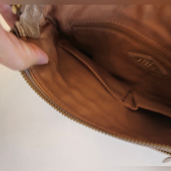 Fossil Women's Gold Pebbled Leather Crossbody Purse Bag - Picture 13 of 16